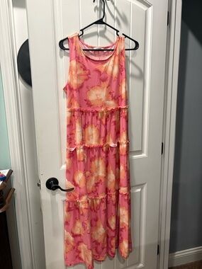 Sleeveless Pink Floral Maxi Dress with Tiered Skirt
